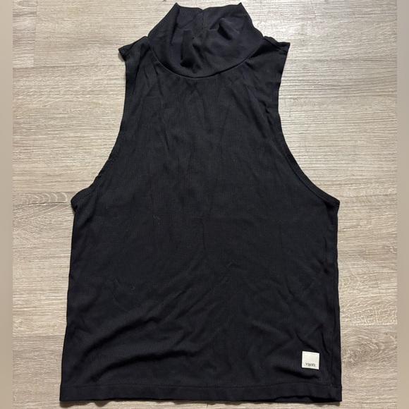 Vuori Black Funnel Neck Tank - Picture 4 of 4